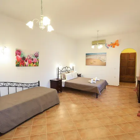 Πανσιόν Armonia By Grispos Σχοινούσα