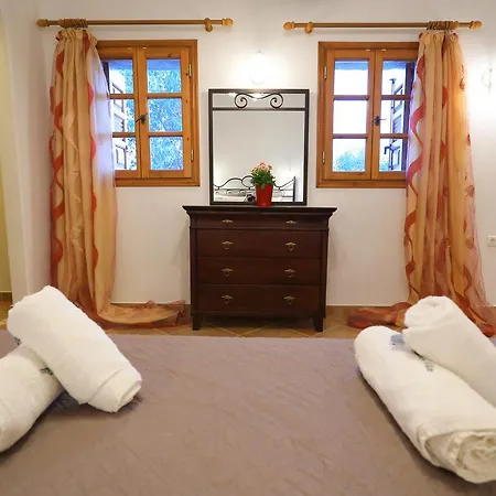 Armonia By Grispos Konukevi Schoinoussa